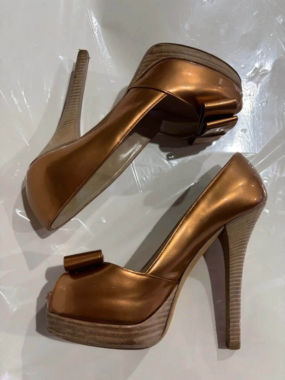 FENDI Gold Copper Patent Leather Bow Open Toe Platform Pumps